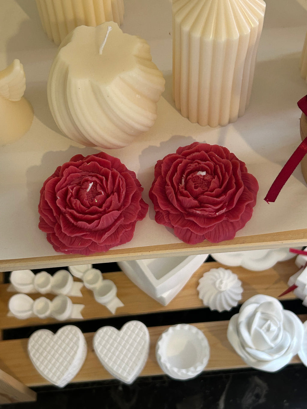 Romantic peony candle with fine glitter