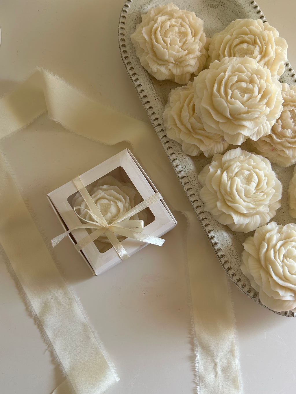 Peony candle in a box