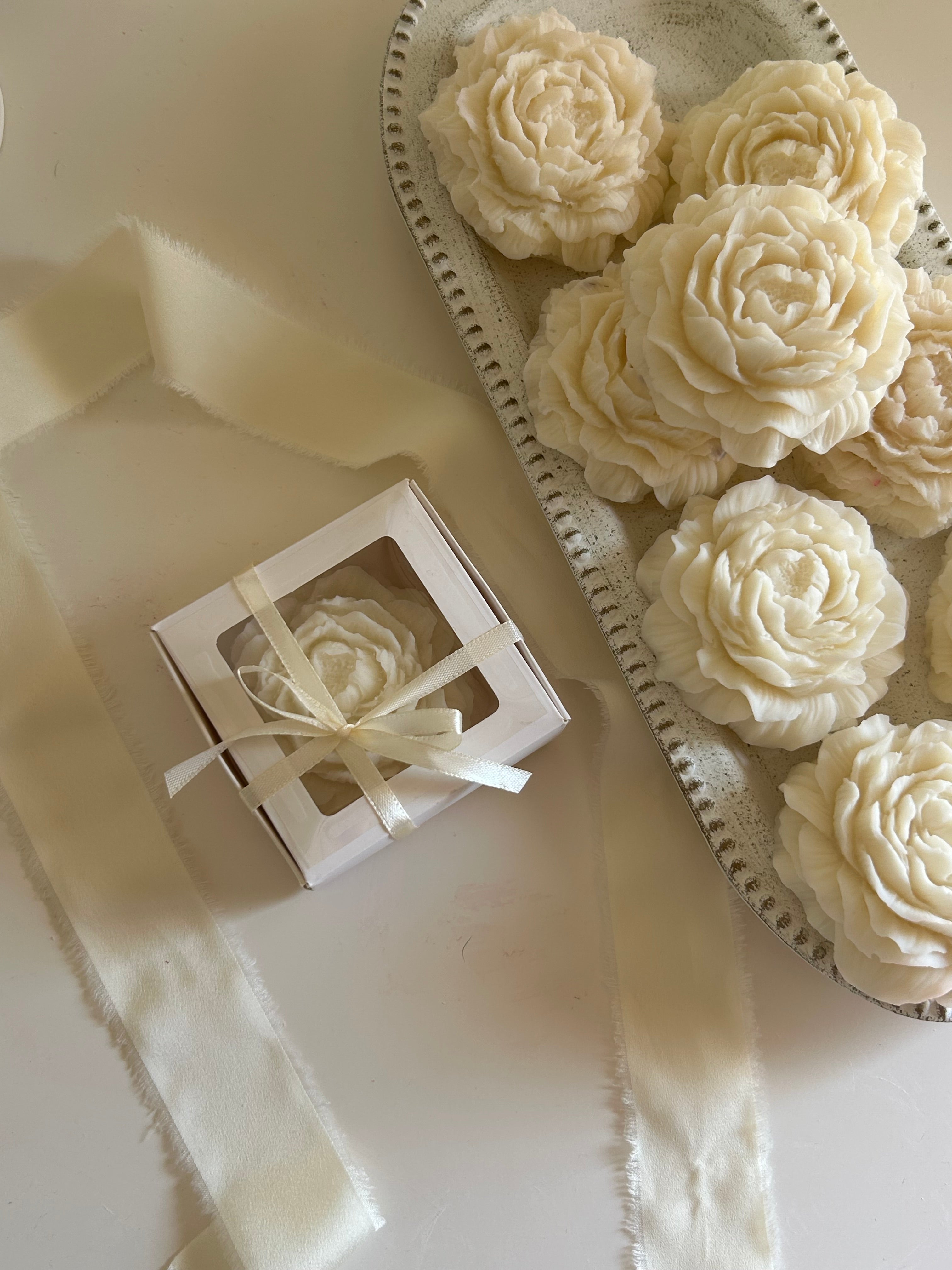 Peony candle in a box