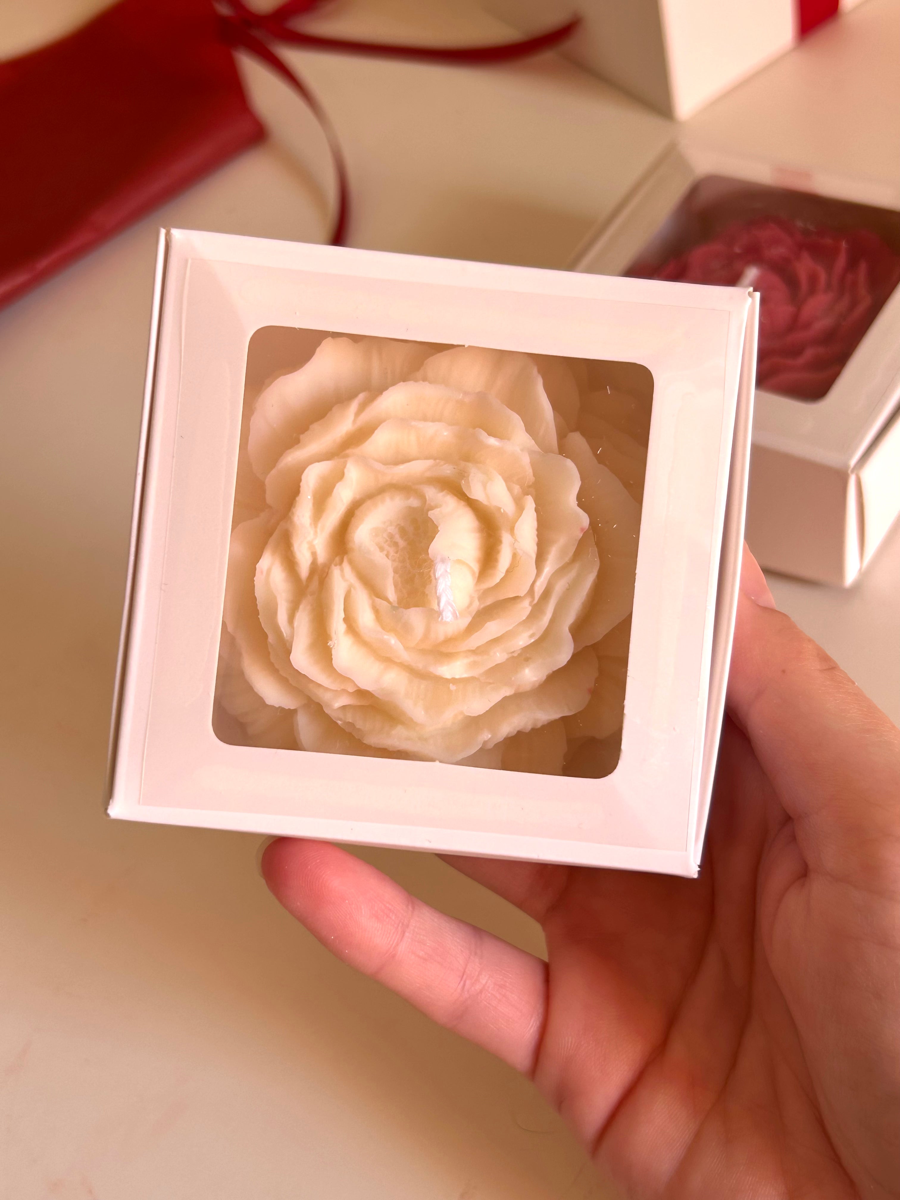 Romantic peony candle with fine glitter