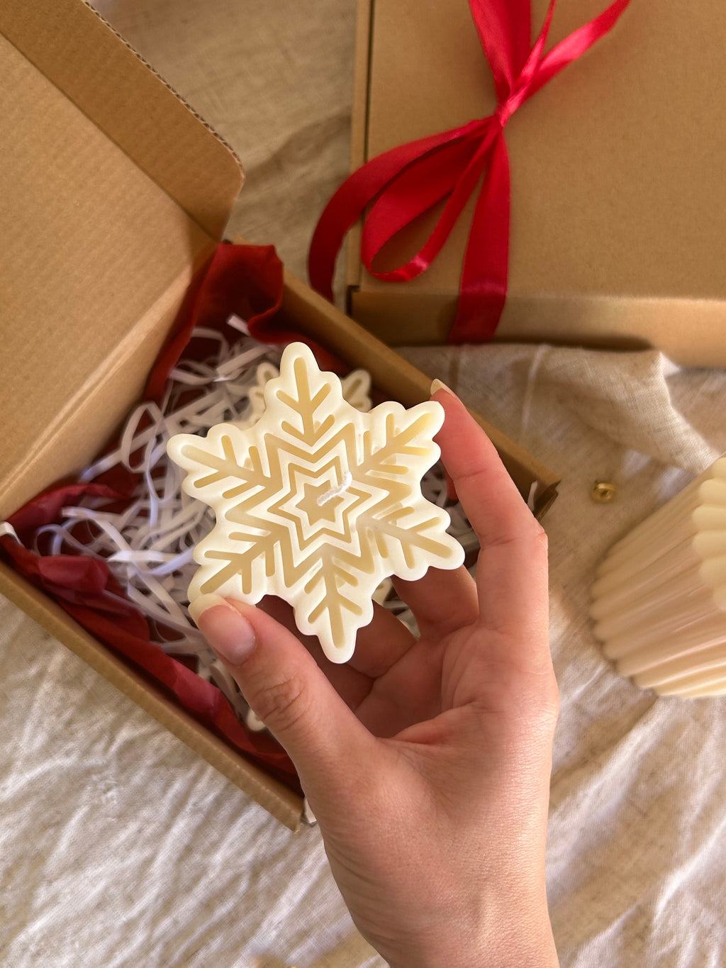 Snowflake gift box