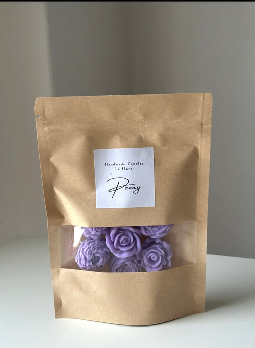 8 Highly scented flower-shaped wax melts